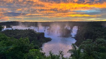 CATARATAS DO IGUAÇU  7 MARAVILHAS NATURAIS DO MUNDO