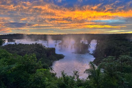 CATARATAS DO IGUAÇU  7 MARAVILHAS NATURAIS DO MUNDO