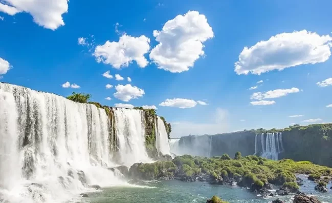 Iguazu Falls, Brazilian side : Hotel Pickup, Macuco Boat Safari, Lunch & Panoramic Views