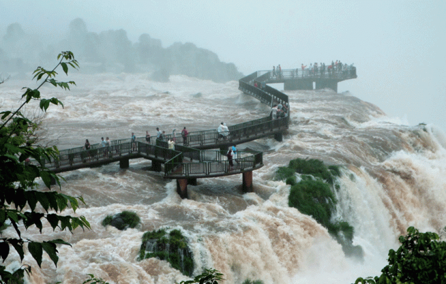Iguazu Falls: A Dual-Nation Natural 7 Wonders Day Tour